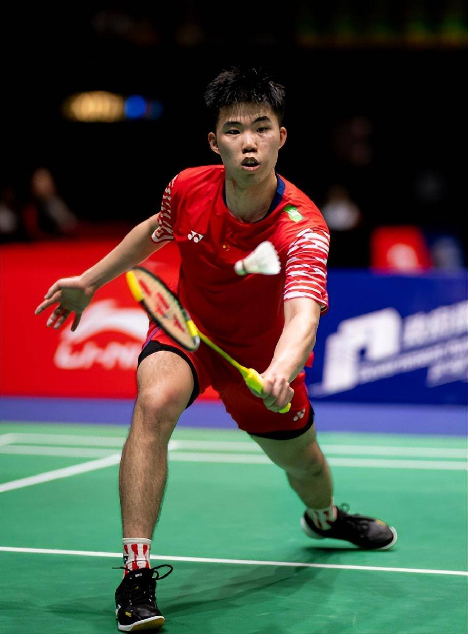 中国队横扫印度队,石宇奇统治全场 中国队横扫印度队,石宇奇统治全场