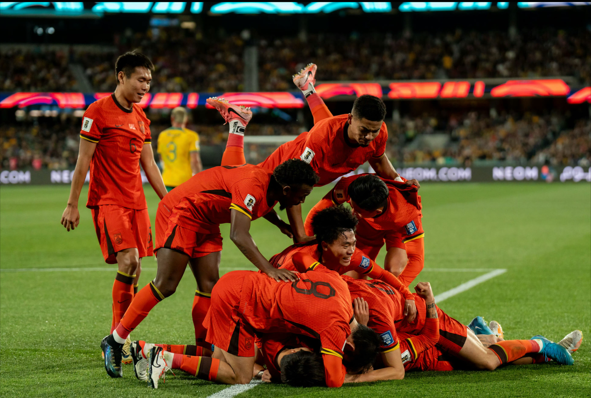 中国队险胜泰国队,辛杜点燃赛场 中国队险胜泰国队,辛杜点燃赛场