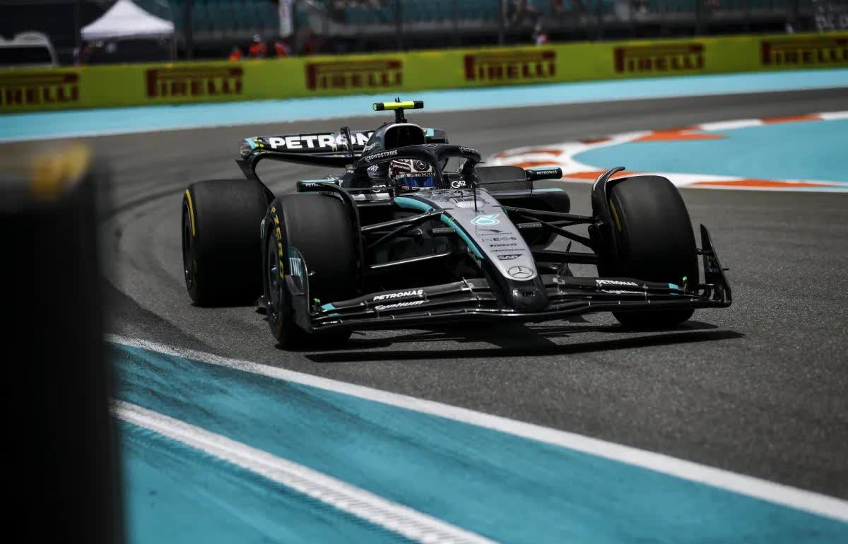 梅赛德斯鏖战红牛二队,拉塞尔高光表现 梅赛德斯鏖战红牛二队,拉塞尔高光表现