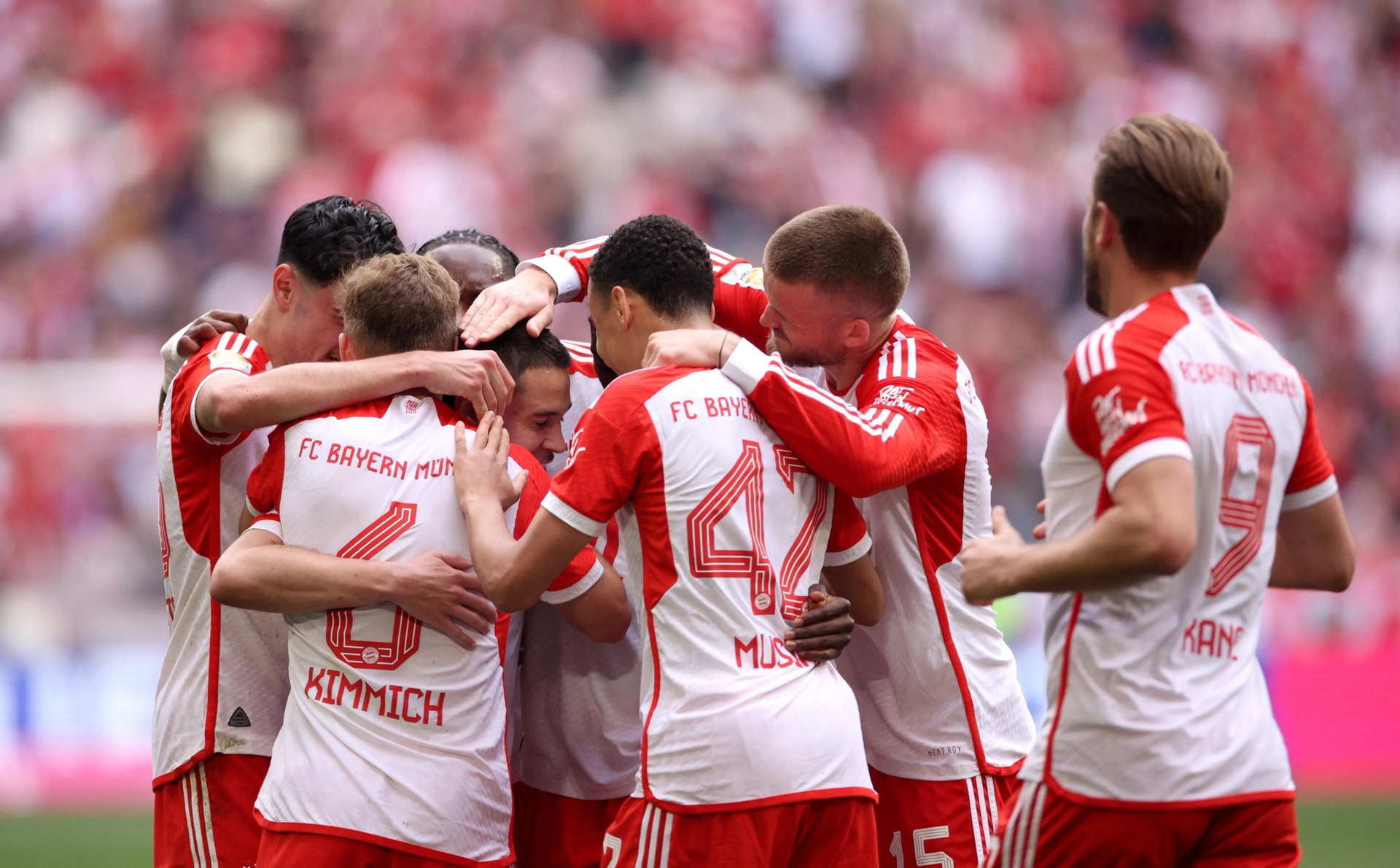 拜仁慕尼黑轻取对手,提前进军强 拜仁慕尼黑轻取对手,提前进军强