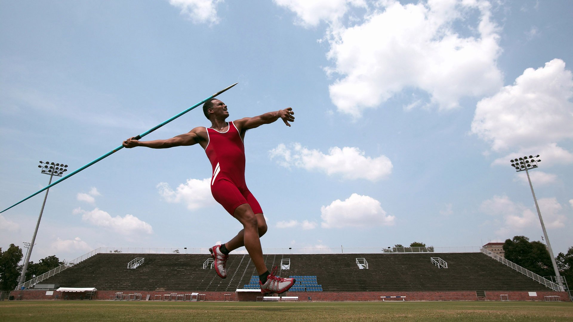 跨界主宰时刻，湖人绝境突围，米切尔英超赛场复刻关键先生传奇