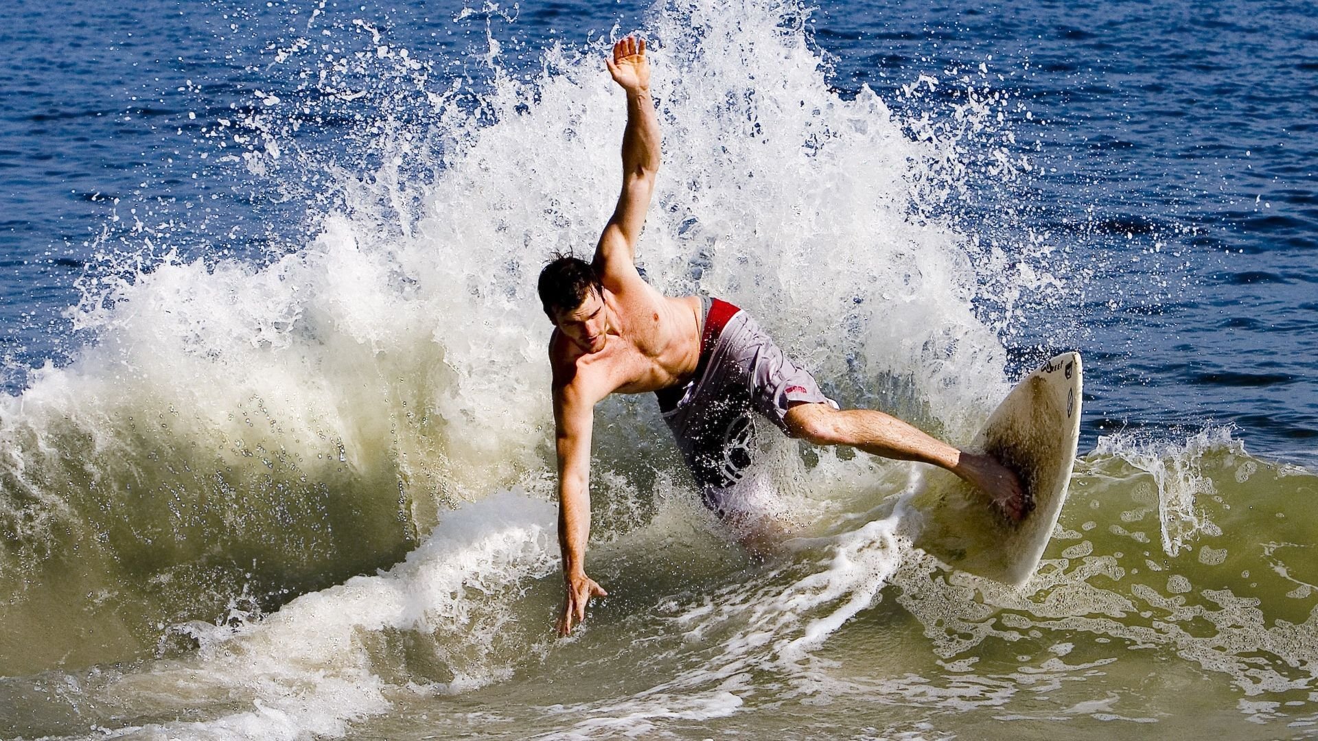 跨界传奇，从挪威鏖战到NBA接管—阿劳霍的双重战场